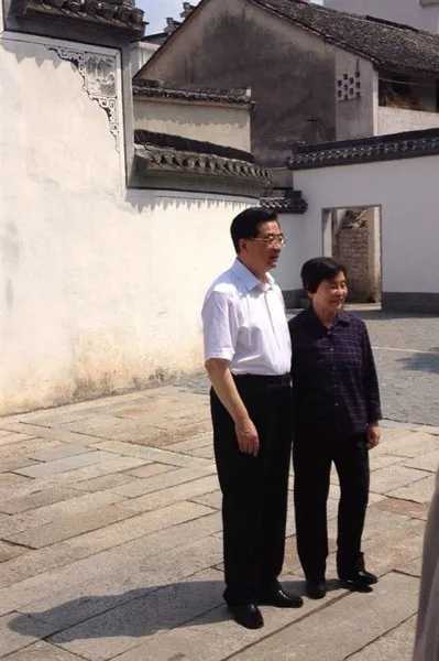 胡锦涛回乡祭祖_2.jpg