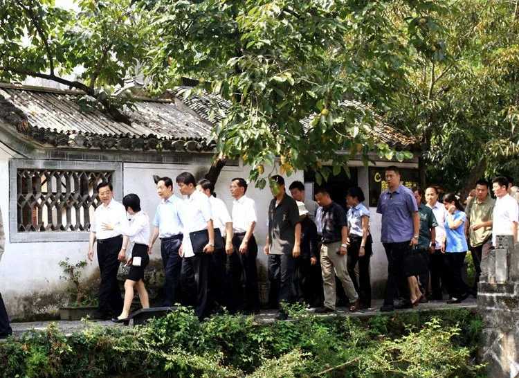 胡锦涛回乡祭祖_9.jpg