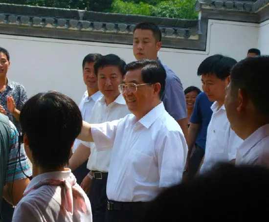 胡锦涛回乡祭祖_10.jpg
