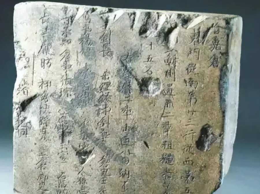 洛阳发现1000年前粮仓，60多万斤稻谷完好如初，专家将谷粒带回种植，三天后大吃一惊_3.jpg