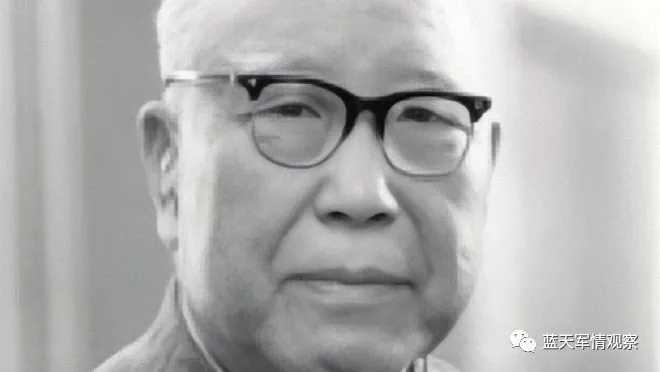 55年原兵团司令降为军长，本应授少将，毛主席却说：他必须是上将.jpg