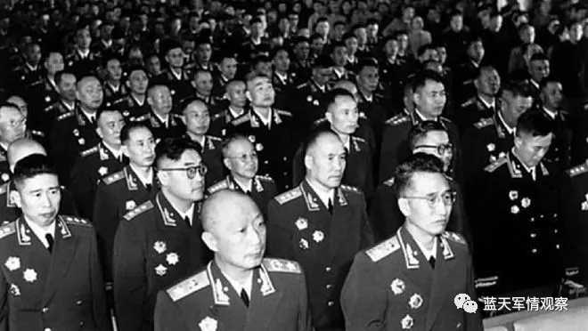55年原兵团司令降为军长，本应授少将，毛主席却说：他必须是上将_8.jpg